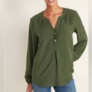 Old Navy Avocado Green Split Neck Long Sleeve Relaxed Fit Top Size Large